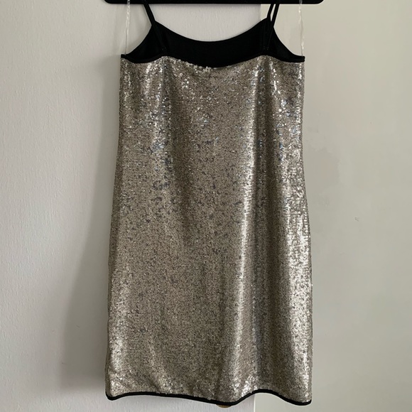 Women’s dress - Picture 2 of 2